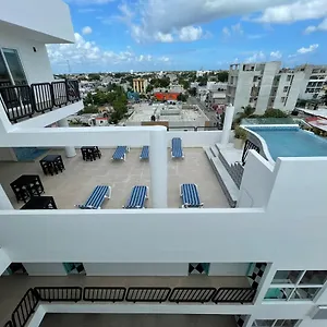 Hotel Winday A 4 Calles De La 5A Avenida פלאייה דל כרמן